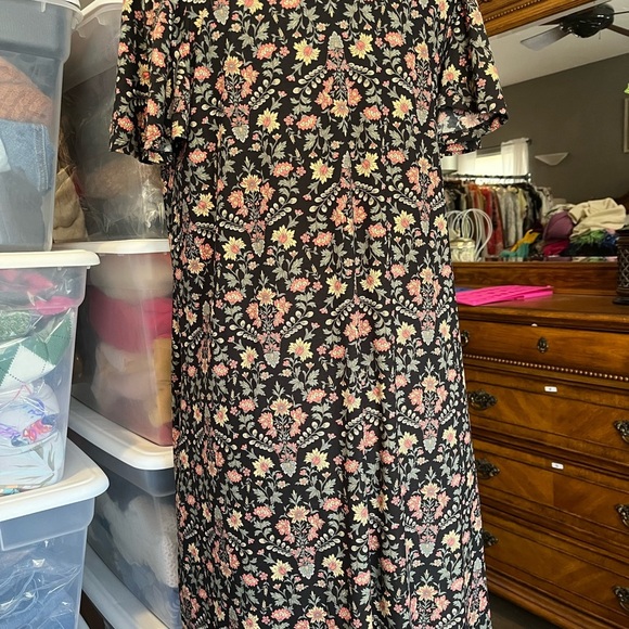 Floral Dress - Picture 6 of 8